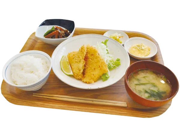 “サクッと上品な白身”まとうだいフライ定食